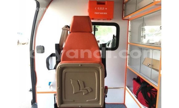 Nunua Imported Toyota Hiace Nyeupe Gari ndani ya Import - Dubai nchini Zambia Nunua Imported Toyota Hiace Nyeupe Gari ndani ya Import - Dubai nchini Zambia