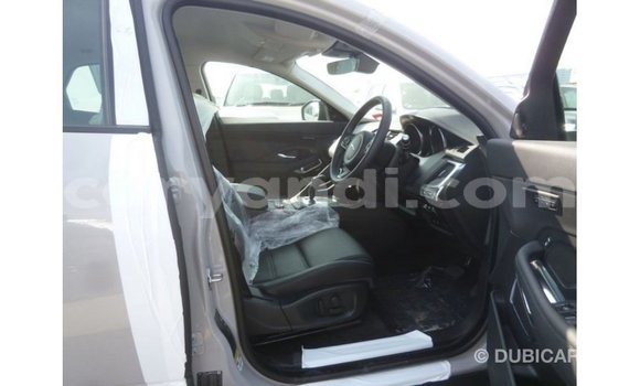 Nunua Imported Jaguar E-Pace Nyeupe Gari ndani ya Import - Dubai nchini Zambia Nunua Imported Jaguar E-Pace Nyeupe Gari ndani ya Import - Dubai nchini Zambia