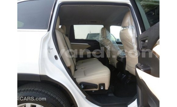 Buy Import Toyota Kluger White Car in Import - Dubai in Zambia Buy Import Toyota Kluger White Car in Import - Dubai in Zambia