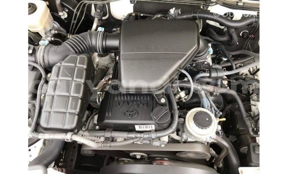 Nunua Imported Toyota Prado Nyeupe Gari ndani ya Import - Dubai nchini Zambia Nunua Imported Toyota Prado Nyeupe Gari ndani ya Import - Dubai nchini Zambia