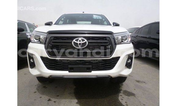 Acheter Import Voiture Toyota Hilux Blanc à Import - Dubai, Zambie Acheter Import Voiture Toyota Hilux Blanc à Import - Dubai, Zambie