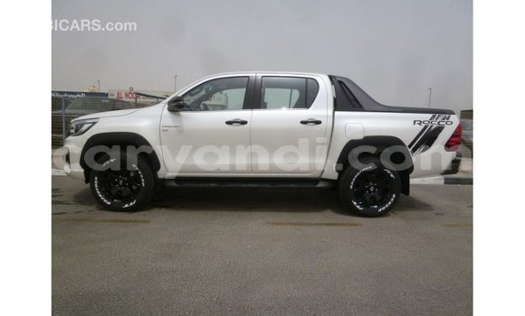 Acheter Import Voiture Toyota Hilux Blanc à Import - Dubai, Zambie Acheter Import Voiture Toyota Hilux Blanc à Import - Dubai, Zambie