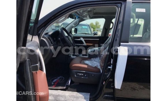 Nunua Imported Toyota Land Cruiser Nyeusi Gari ndani ya Import - Dubai nchini Zambia Nunua Imported Toyota Land Cruiser Nyeusi Gari ndani ya Import - Dubai nchini Zambia