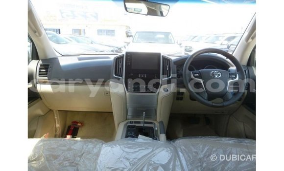 Nunua Imported Toyota Land Cruiser Nyeupe Gari ndani ya Import - Dubai nchini Zambia Nunua Imported Toyota Land Cruiser Nyeupe Gari ndani ya Import - Dubai nchini Zambia