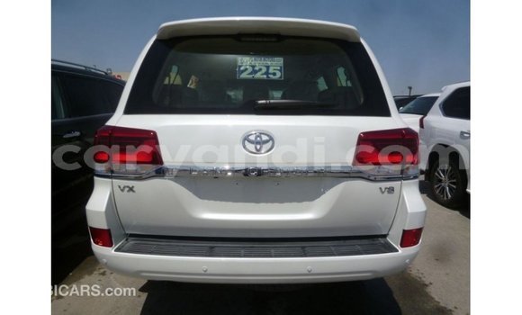 Nunua Imported Toyota Land Cruiser Nyeupe Gari ndani ya Import - Dubai nchini Zambia Nunua Imported Toyota Land Cruiser Nyeupe Gari ndani ya Import - Dubai nchini Zambia