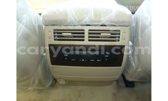 Nunua Imported Toyota Land Cruiser Nyeupe Gari ndani ya Import - Dubai nchini Zambia Nunua Imported Toyota Land Cruiser Nyeupe Gari ndani ya Import - Dubai nchini Zambia