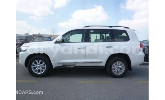 Buy Import Toyota Land Cruiser White Car in Import - Dubai in Zambia Buy Import Toyota Land Cruiser White Car in Import - Dubai in Zambia