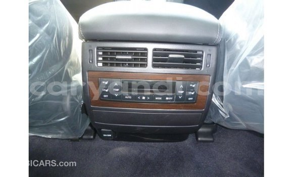 Buy Import Toyota Land Cruiser White Car in Import - Dubai in Zambia Buy Import Toyota Land Cruiser White Car in Import - Dubai in Zambia