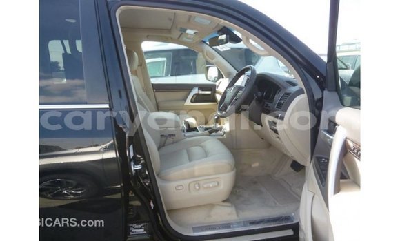 Nunua Imported Toyota Land Cruiser Nyeusi Gari ndani ya Import - Dubai nchini Zambia Nunua Imported Toyota Land Cruiser Nyeusi Gari ndani ya Import - Dubai nchini Zambia