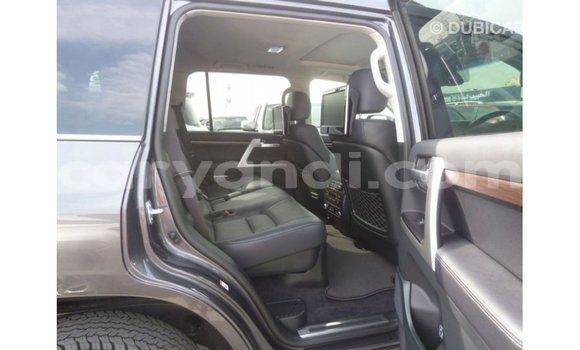 Nunua Imported Toyota Land Cruiser Nyingine Gari ndani ya Import - Dubai nchini Zambia Nunua Imported Toyota Land Cruiser Nyingine Gari ndani ya Import - Dubai nchini Zambia