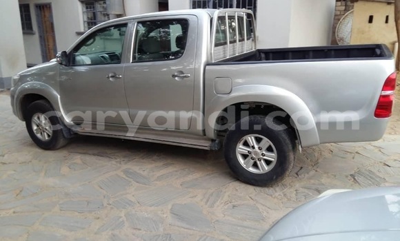 Acheter Occasion Voiture Toyota Hilux Gris à Lusaka, Zambie Acheter Occasion Voiture Toyota Hilux Gris à Lusaka, Zambie