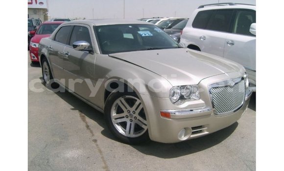 Buy Import Chrysler 300 Beige Car in Import - Dubai in Zambia