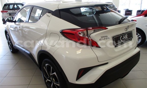 Acheter Occasion Voiture Toyota C-HR Blanc à Chingola, Zambie Acheter Occasion Voiture Toyota C-HR Blanc à Chingola, Zambie