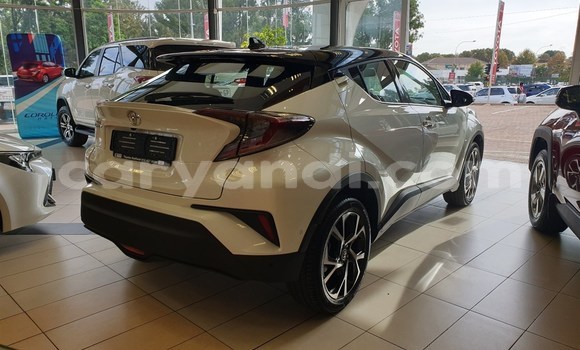 Acheter Occasion Voiture Toyota C-HR Blanc à Chingola, Zambie Acheter Occasion Voiture Toyota C-HR Blanc à Chingola, Zambie