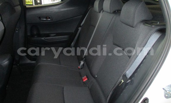 Acheter Occasion Voiture Toyota C-HR Blanc à Chingola, Zambie Acheter Occasion Voiture Toyota C-HR Blanc à Chingola, Zambie