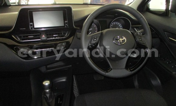 Acheter Occasion Voiture Toyota C-HR Blanc à Chingola, Zambie Acheter Occasion Voiture Toyota C-HR Blanc à Chingola, Zambie