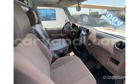 Buy Import Toyota Land Cruiser Beige Car in Import - Dubai in Zambia Buy Import Toyota Land Cruiser Beige Car in Import - Dubai in Zambia