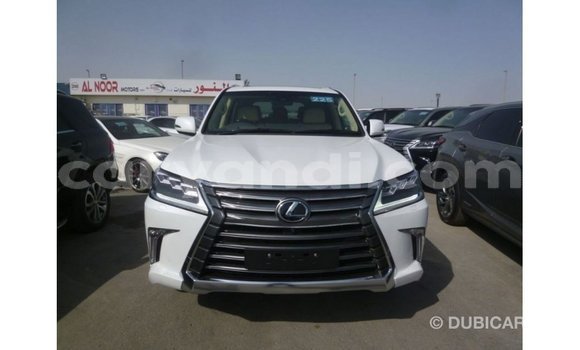 Nunua Imported Lexus LX Nyeupe Gari ndani ya Import - Dubai nchini Zambia Nunua Imported Lexus LX Nyeupe Gari ndani ya Import - Dubai nchini Zambia