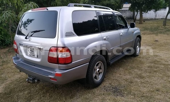 Acheter Occasion Voiture Toyota Land Cruiser Gris à Lusaka, Zambie Acheter Occasion Voiture Toyota Land Cruiser Gris à Lusaka, Zambie