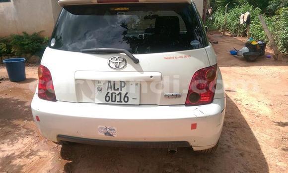 Acheter Occasion Voiture Toyota IST Blanc à Chingola, Zambie Acheter Occasion Voiture Toyota IST Blanc à Chingola, Zambie