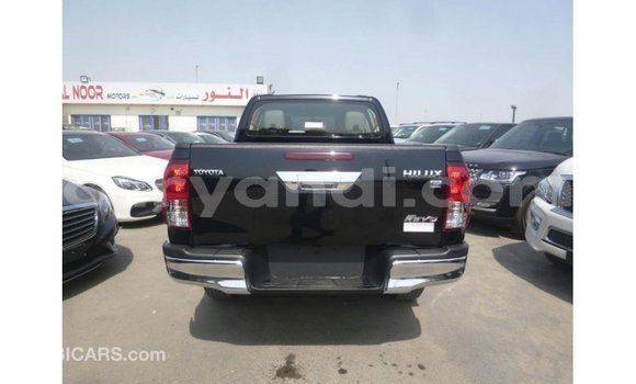 Nunua Imported Toyota Hilux Nyeusi Gari ndani ya Import - Dubai nchini Zambia Nunua Imported Toyota Hilux Nyeusi Gari ndani ya Import - Dubai nchini Zambia