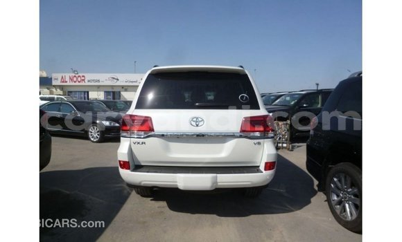 Buy Import Toyota Land Cruiser White Car in Import - Dubai in Zambia Buy Import Toyota Land Cruiser White Car in Import - Dubai in Zambia