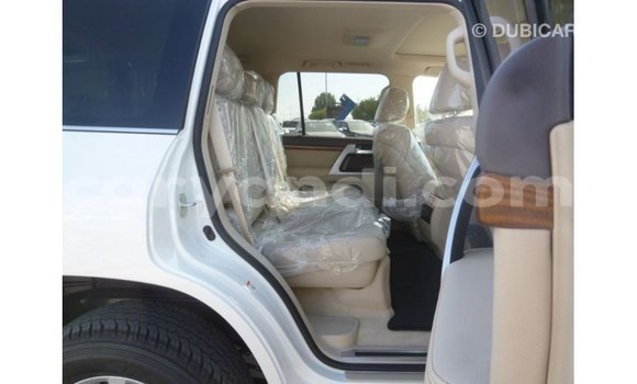 Buy Import Toyota Land Cruiser White Car in Import - Dubai in Zambia Buy Import Toyota Land Cruiser White Car in Import - Dubai in Zambia