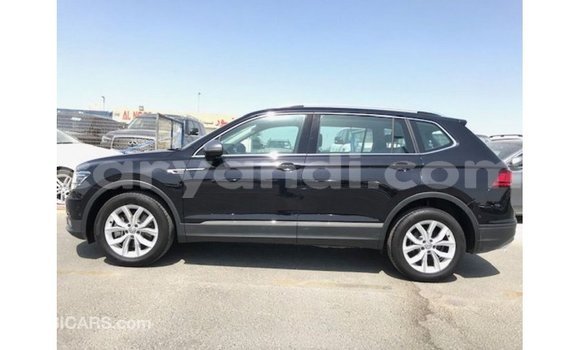 Acheter Import Voiture Volkswagen Tiguan Noir à Import - Dubai, Zambie Acheter Import Voiture Volkswagen Tiguan Noir à Import - Dubai, Zambie