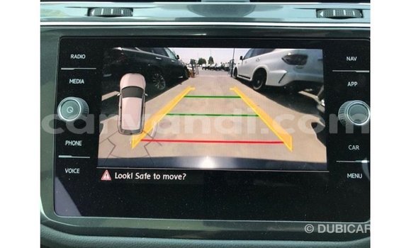 Acheter Import Voiture Volkswagen Tiguan Noir à Import - Dubai, Zambie Acheter Import Voiture Volkswagen Tiguan Noir à Import - Dubai, Zambie