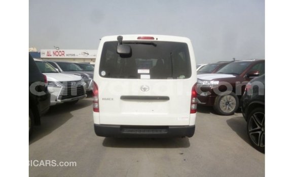 Nunua Imported Toyota Hiace Nyeupe Gari ndani ya Import - Dubai nchini Zambia Nunua Imported Toyota Hiace Nyeupe Gari ndani ya Import - Dubai nchini Zambia