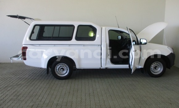 Tenga Tsaru Isuzu KB Chena Mota in Zambezi in North-Western Tenga Tsaru Isuzu KB Chena Mota in Zambezi in North-Western