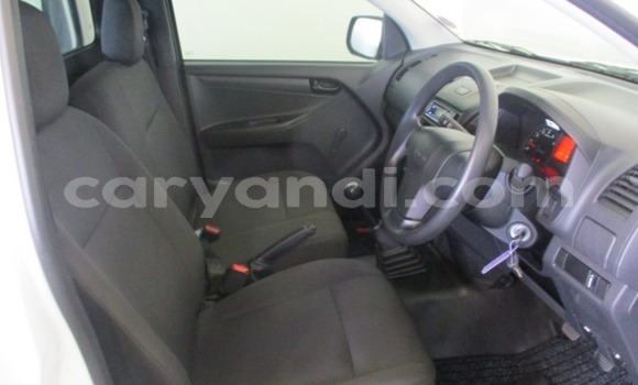 Tenga Tsaru Isuzu KB Chena Mota in Zambezi in North-Western Tenga Tsaru Isuzu KB Chena Mota in Zambezi in North-Western