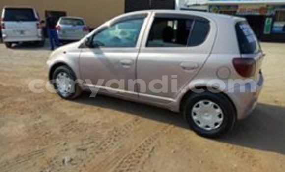 Acheter Occasion Voiture Toyota Vitz Gris à Lusaka, Zambie Acheter Occasion Voiture Toyota Vitz Gris à Lusaka, Zambie