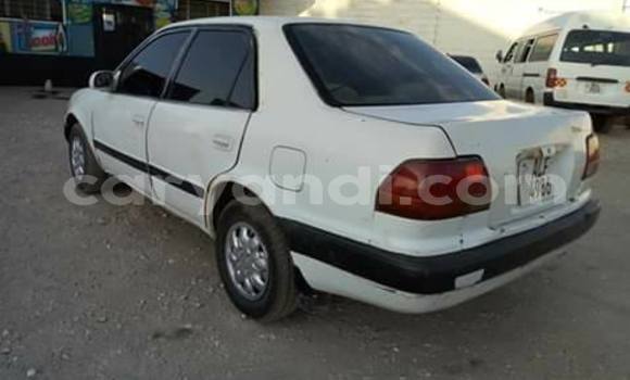Acheter Occasion Voiture Toyota Corolla Blanc à Lusaka, Zambie Acheter Occasion Voiture Toyota Corolla Blanc à Lusaka, Zambie