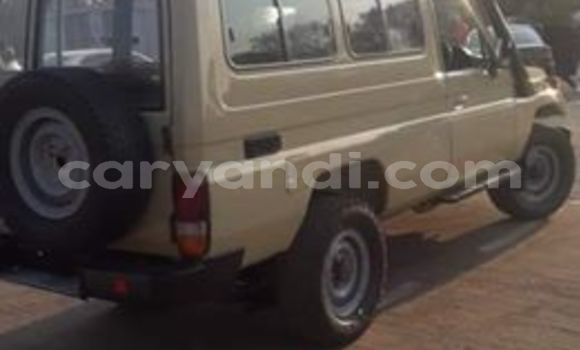 Acheter Occasion Voiture Toyota Land Cruiser Beige à Lusaka, Zambie Acheter Occasion Voiture Toyota Land Cruiser Beige à Lusaka, Zambie
