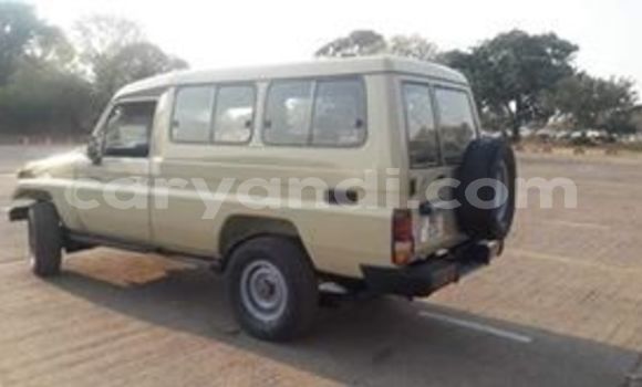Acheter Occasion Voiture Toyota Land Cruiser Beige à Lusaka, Zambie Acheter Occasion Voiture Toyota Land Cruiser Beige à Lusaka, Zambie