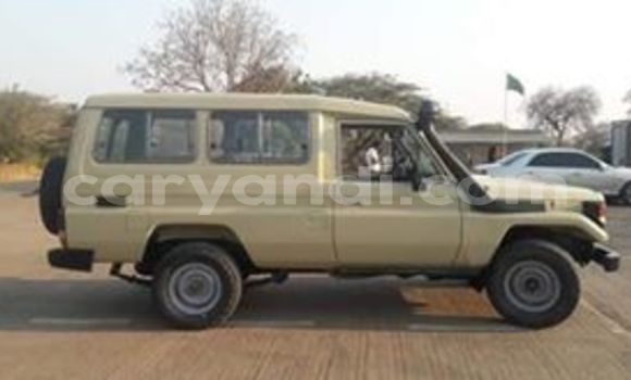 Acheter Occasion Voiture Toyota Land Cruiser Beige à Lusaka, Zambie Acheter Occasion Voiture Toyota Land Cruiser Beige à Lusaka, Zambie