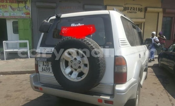 Acheter Occasion Voiture Toyota Land Cruiser Prado Blanc à Lusaka, Zambie Acheter Occasion Voiture Toyota Land Cruiser Prado Blanc à Lusaka, Zambie