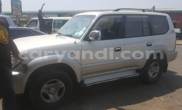 Acheter Occasion Voiture Toyota Land Cruiser Prado Blanc à Lusaka, Zambie Acheter Occasion Voiture Toyota Land Cruiser Prado Blanc à Lusaka, Zambie