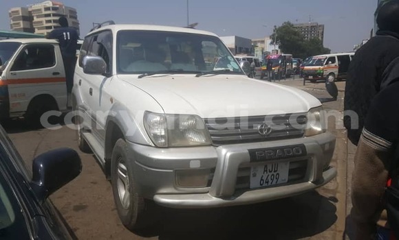 Acheter Occasion Voiture Toyota Land Cruiser Prado Blanc à Lusaka, Zambie Acheter Occasion Voiture Toyota Land Cruiser Prado Blanc à Lusaka, Zambie