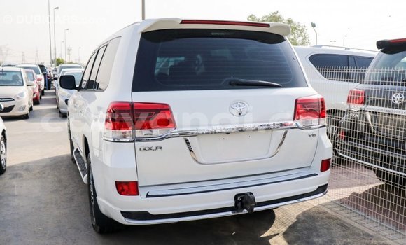 Nunua Imported Toyota Land Cruiser Nyeupe Gari ndani ya Import - Dubai nchini Zambia Nunua Imported Toyota Land Cruiser Nyeupe Gari ndani ya Import - Dubai nchini Zambia