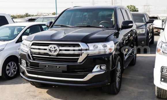 Nunua Imported Toyota Land Cruiser Nyeusi Gari ndani ya Import - Dubai nchini Zambia Nunua Imported Toyota Land Cruiser Nyeusi Gari ndani ya Import - Dubai nchini Zambia