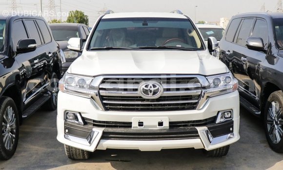 Acheter Import Voiture Toyota Land Cruiser Blanc à Import - Dubai, Zambie Acheter Import Voiture Toyota Land Cruiser Blanc à Import - Dubai, Zambie