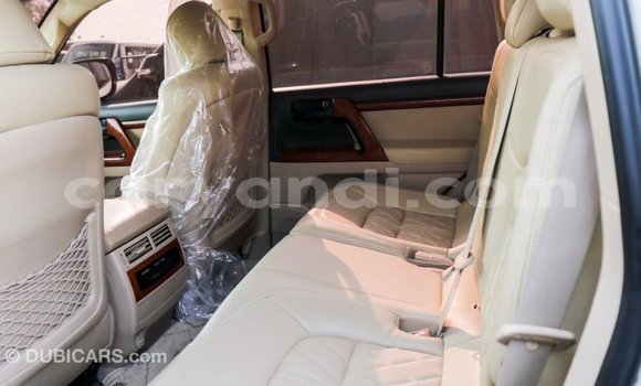 Acheter Import Voiture Toyota Land Cruiser Blanc à Import - Dubai, Zambie Acheter Import Voiture Toyota Land Cruiser Blanc à Import - Dubai, Zambie