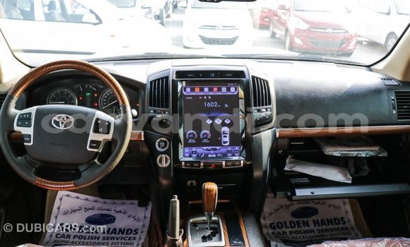 Tenga Imported Toyota Land Cruiser Nhema Mota in Import - Dubai in Zambia Tenga Imported Toyota Land Cruiser Nhema Mota in Import - Dubai in Zambia