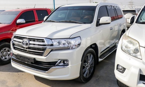Nunua Imported Toyota Land Cruiser Nyeupe Gari ndani ya Import - Dubai nchini Zambia Nunua Imported Toyota Land Cruiser Nyeupe Gari ndani ya Import - Dubai nchini Zambia