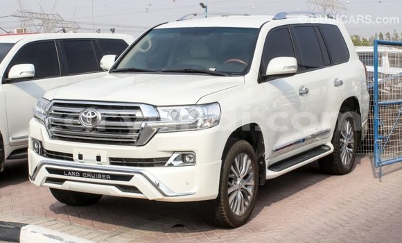 Acheter Import Voiture Toyota Land Cruiser Blanc à Import - Dubai, Zambie Acheter Import Voiture Toyota Land Cruiser Blanc à Import - Dubai, Zambie