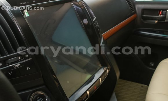 Acheter Import Voiture Toyota Land Cruiser Blanc à Import - Dubai, Zambie Acheter Import Voiture Toyota Land Cruiser Blanc à Import - Dubai, Zambie