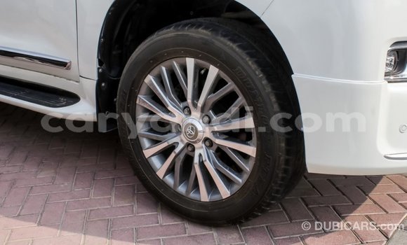Acheter Import Voiture Toyota Land Cruiser Blanc à Import - Dubai, Zambie Acheter Import Voiture Toyota Land Cruiser Blanc à Import - Dubai, Zambie