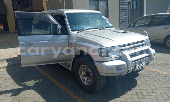 Acheter Occasion Voiture Mitsubishi Pajero Gris à Lusaka, Zambie Acheter Occasion Voiture Mitsubishi Pajero Gris à Lusaka, Zambie